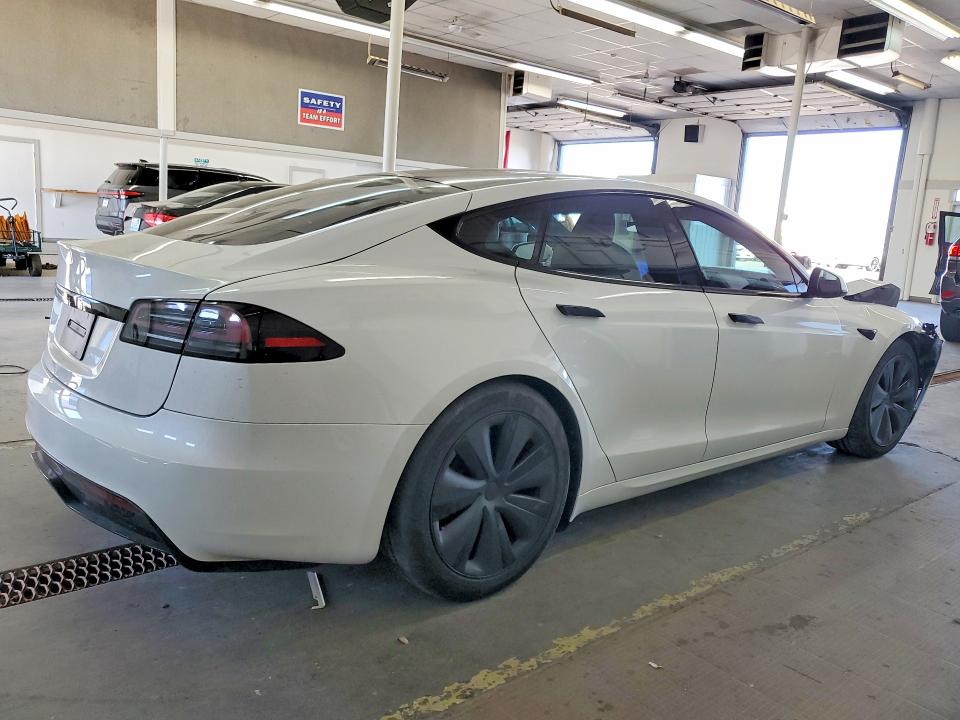 60428286 :رقم المزاد ، 5YJSA1E50RF532878 vin ، 2024 Tesla Model S مزاد بيع