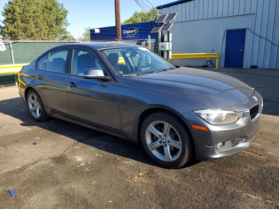 61768296 :رقم المزاد ، WBA3C1C5XEK117059 vin ، 2014 Bmw 328 مزاد بيع