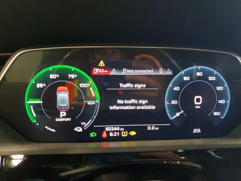 59961916 :رقم المزاد ، WA1VABGE8KB020532 vin ، 2019 Audi E-tron مزاد بيع