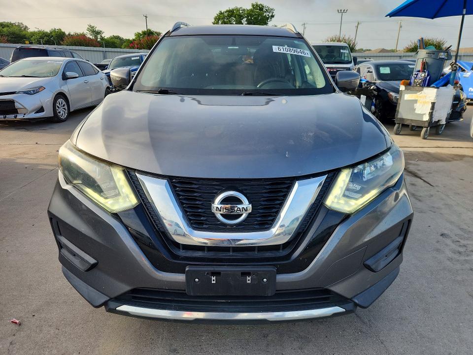 2017 Nissan Rogue მანქანა იყიდება აუქციონზე, vin: 5N1AT2MT1HC764425, აუქციონის ნომერი: 61089646