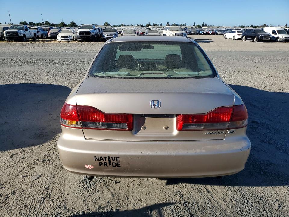 2001 Honda Accord მანქანა იყიდება აუქციონზე, vin: 1HGCG16541A008892, აუქციონის ნომერი: 61584706
