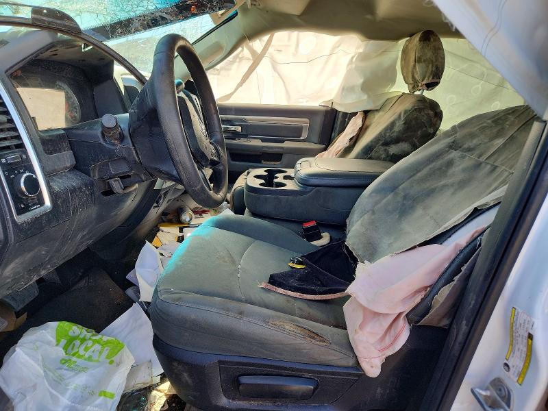 60449416 :رقم المزاد ، 3C6UR5DL2JG166033 vin ، 2018 Ram 2500 مزاد بيع