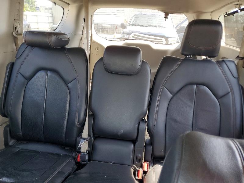 59947896 :رقم المزاد ، 2C4RC1BGXJR258645 vin ، 2018 Chrysler Pacifica مزاد بيع