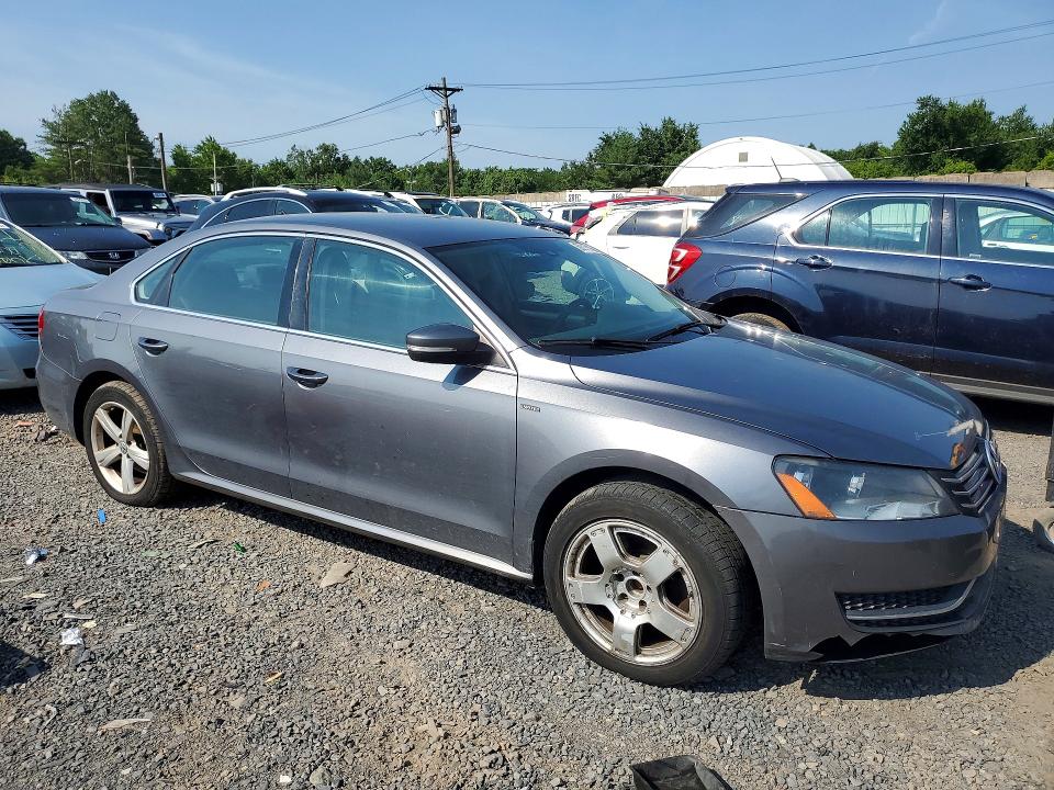 2014 Volkswagen Passat მანქანა იყიდება აუქციონზე, vin: 1VWAS7A32EC041779, აუქციონის ნომერი: 60918166