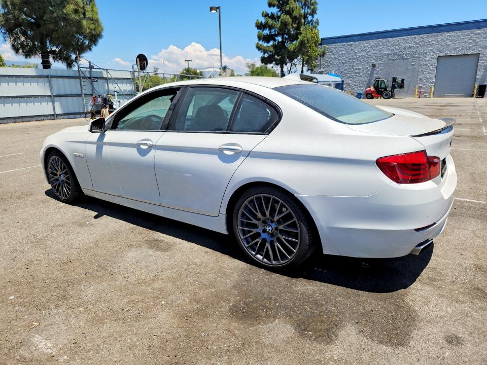 61057376 :رقم المزاد ، WBAFR9C52BC618267 vin ، 2011 Bmw 550 مزاد بيع