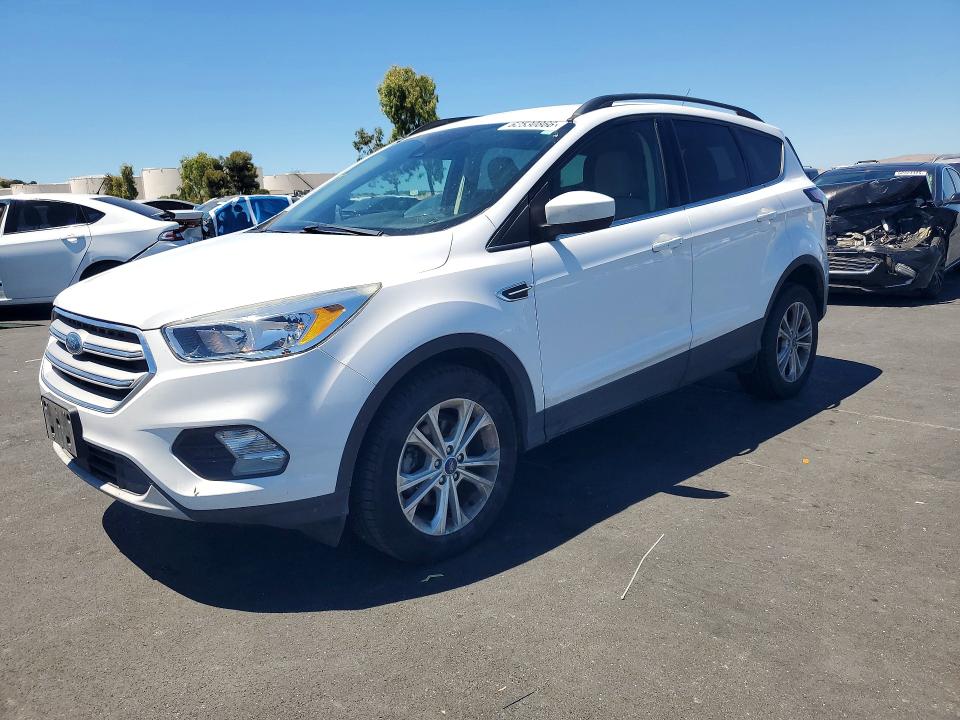 Продажа на аукционе авто 2018 Ford Escape, vin: 1FMCU0GD6JUD07995, номер лота: 62530866