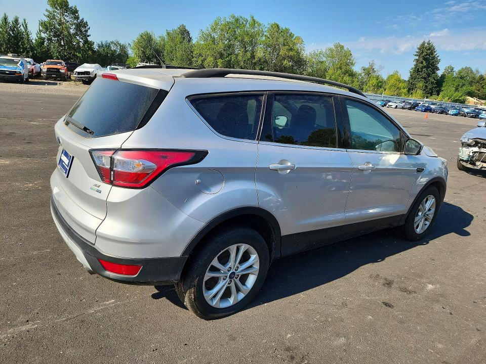 60710306 :رقم المزاد ، 1FMCU9GDXJUC36689 vin ، 2018 Ford Escape مزاد بيع