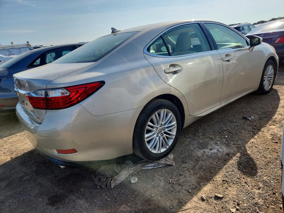 60646026 :رقم المزاد ، JTHBK1GG6D2047604 vin ، 2013 Lexus Es مزاد بيع