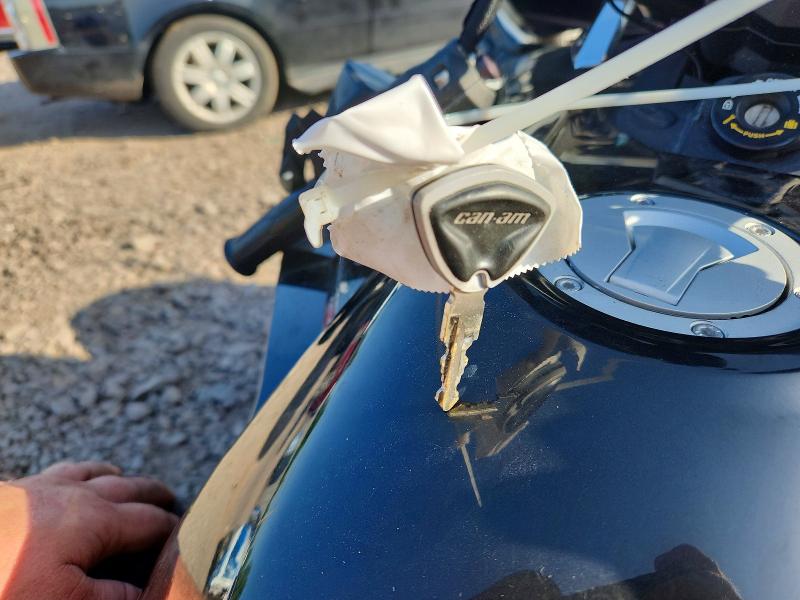 58691986 :رقم المزاد ، 2BXRDDD28FV003992 vin ، 2015 Can-am Spyder Roadster مزاد بيع