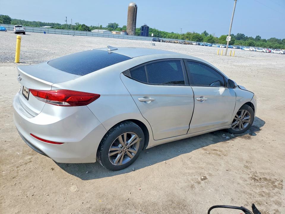 62726286 :رقم المزاد ، 5NPD84LF5HH035634 vin ، 2017 Hyundai Elantra مزاد بيع