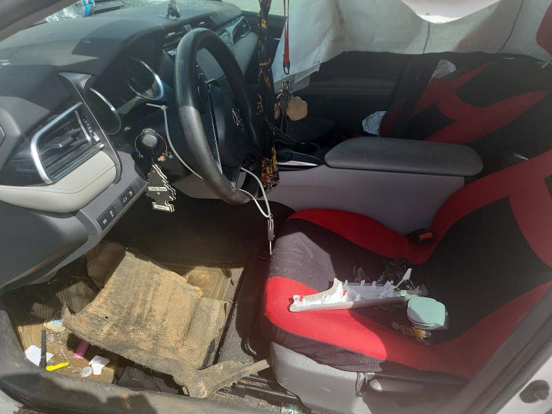 61879266 :رقم المزاد ، 4T1B11HK4JU082726 vin ، 2018 Toyota Camry مزاد بيع