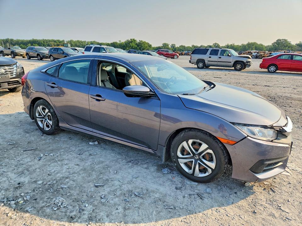 63006496 :رقم المزاد ، 19XFC2F51JE027653 vin ، 2018 Honda Civic مزاد بيع