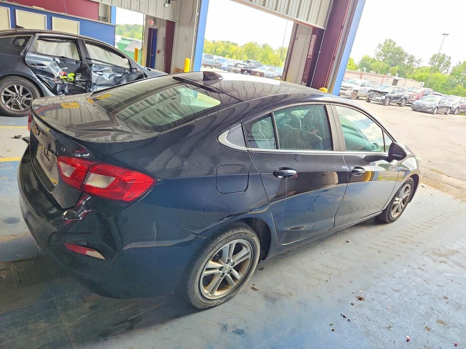 2018 Chevrolet Cruze მანქანა იყიდება აუქციონზე, vin: 1G1BE5SM3J7124711, აუქციონის ნომერი: 59916346