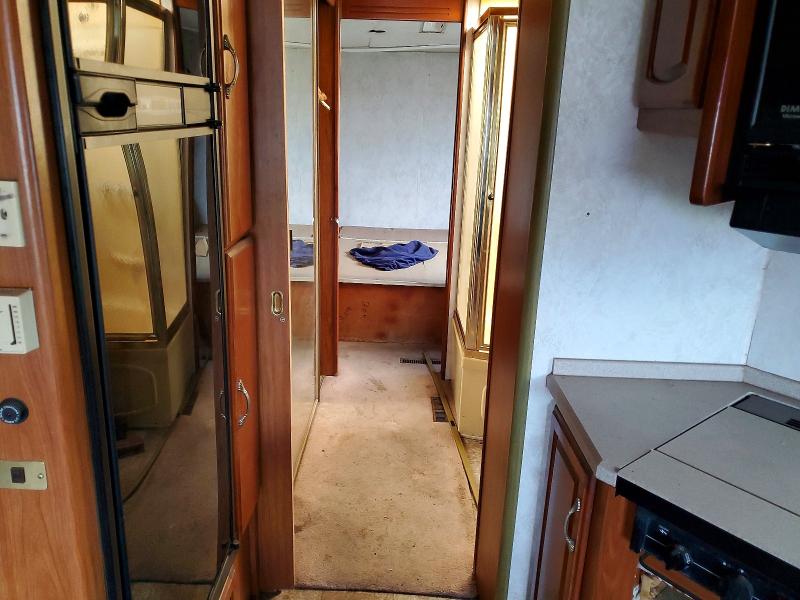 57689436 :رقم المزاد ، 4UZ6XFBC0TC842738 vin ، 1996 Winnibago Recreational Vehicle (rv) مزاد بيع