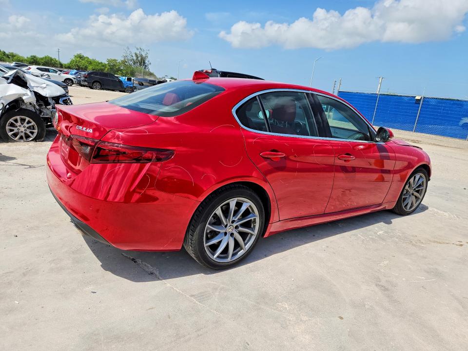 Продажа на аукционе авто 2017 Alfa Romeo Giulia, vin: ZARFAEBN4H7551571, номер лота: 61840056