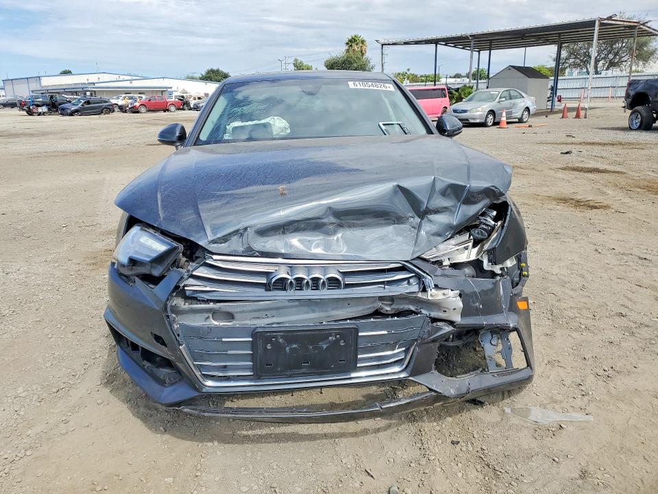 61054826 :رقم المزاد ، WAUGMAF41KN001499 vin ، 2019 Audi A4 مزاد بيع