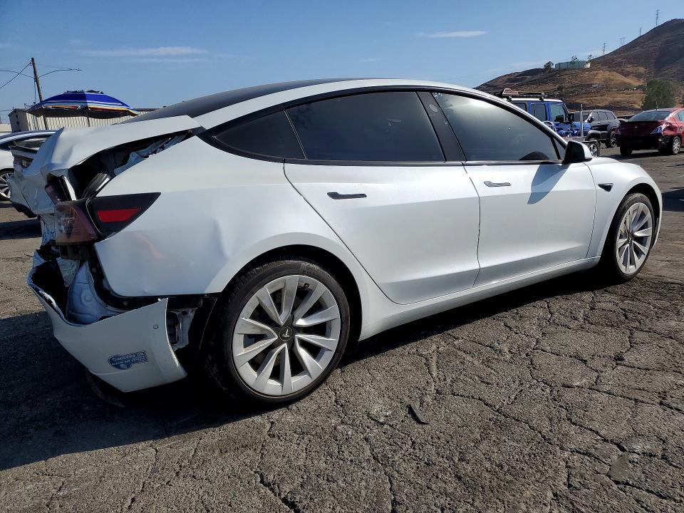 61782396 :رقم المزاد ، 5YJ3E1EB2MF877465 vin ، 2021 Tesla Model 3 مزاد بيع