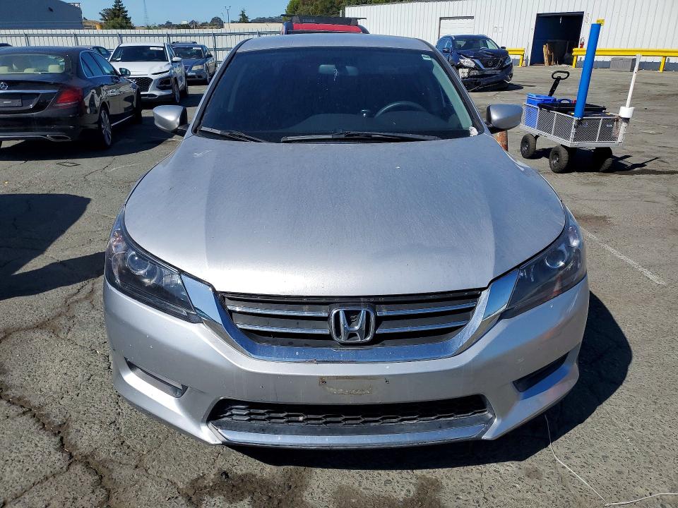 2013 Honda Accord მანქანა იყიდება აუქციონზე, vin: 1HGCR2F38DA105371, აუქციონის ნომერი: 62995776