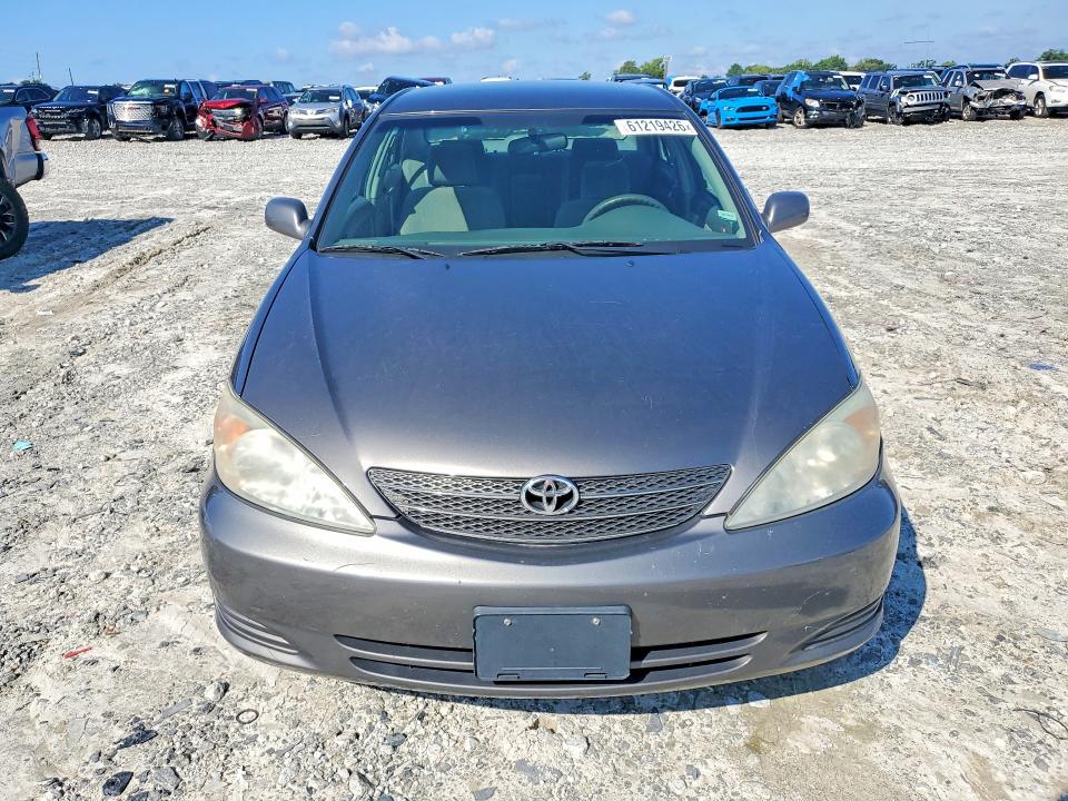 61219426 :رقم المزاد ، 4T1BE32K82U581488 vin ، 2002 Toyota Camry مزاد بيع