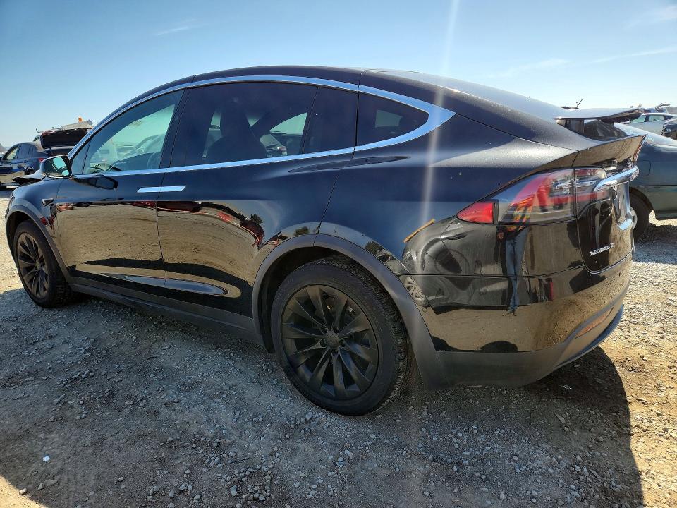 62472526 :رقم المزاد ، 5YJXCAE25HF065882 vin ، 2017 Tesla Model X مزاد بيع