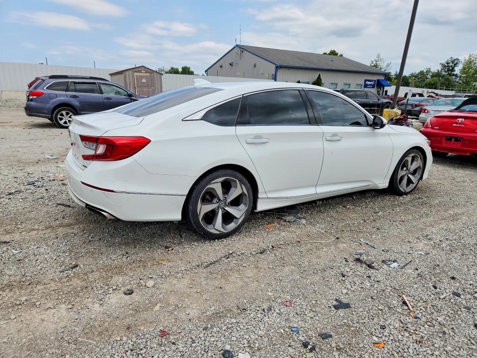 61381536 :رقم المزاد ، 1HGCV1F9XJA119407 vin ، 2018 Honda Accord مزاد بيع