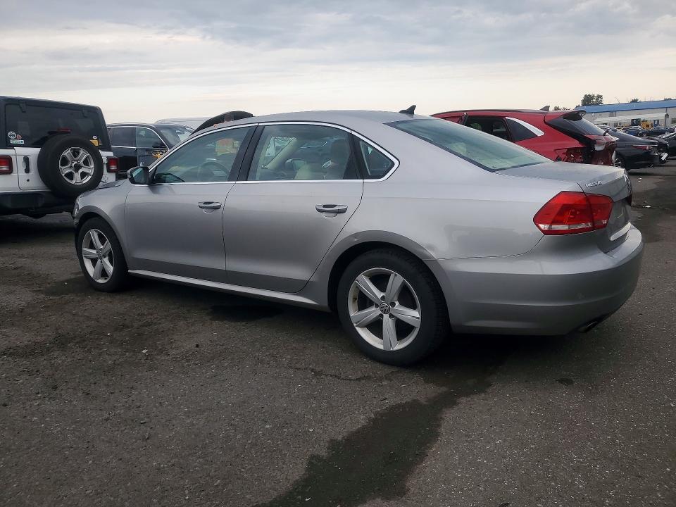 61748056 :رقم المزاد ، 1VWBP7A30DC072081 vin ، 2013 Volkswagen Passat مزاد بيع