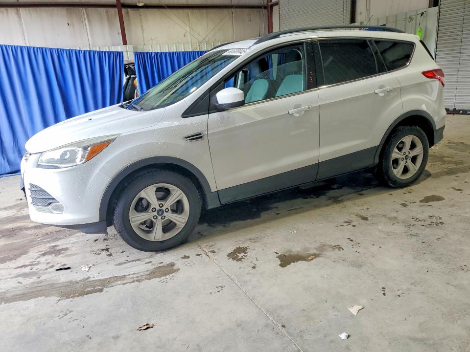 60600046 :رقم المزاد ، 1FMCU0GX3GUA19130 vin ، 2016 Ford Escape مزاد بيع