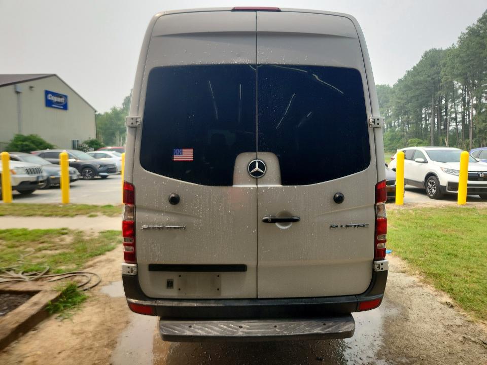 60666896 :رقم المزاد ، WD3PE8DC4E5823781 vin ، 2014 Mercedes-benz Sprinter مزاد بيع