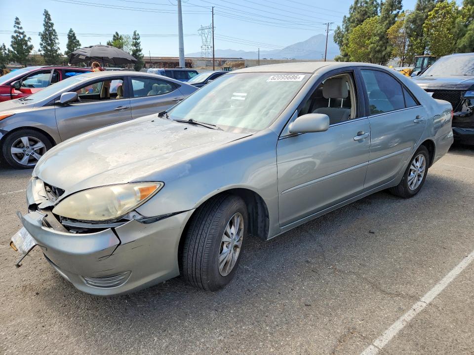 62095686 :رقم المزاد ، 4T1BF30K06U631693 vin ، 2006 Toyota Camry مزاد بيع