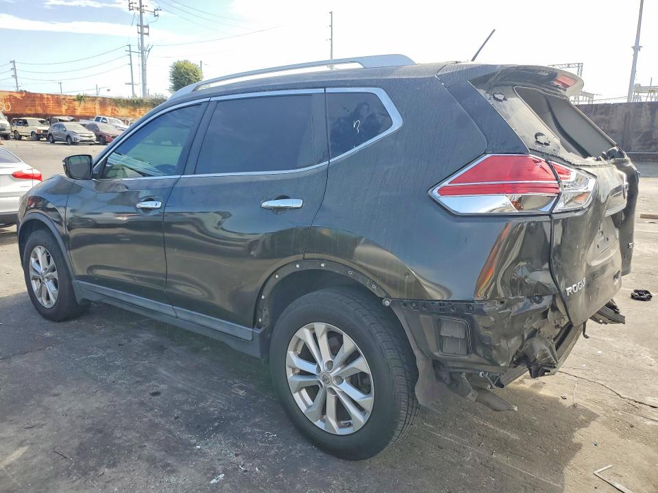60886276 :رقم المزاد ، 5N1AT2MT7FC802043 vin ، 2015 Nissan Rogue مزاد بيع
