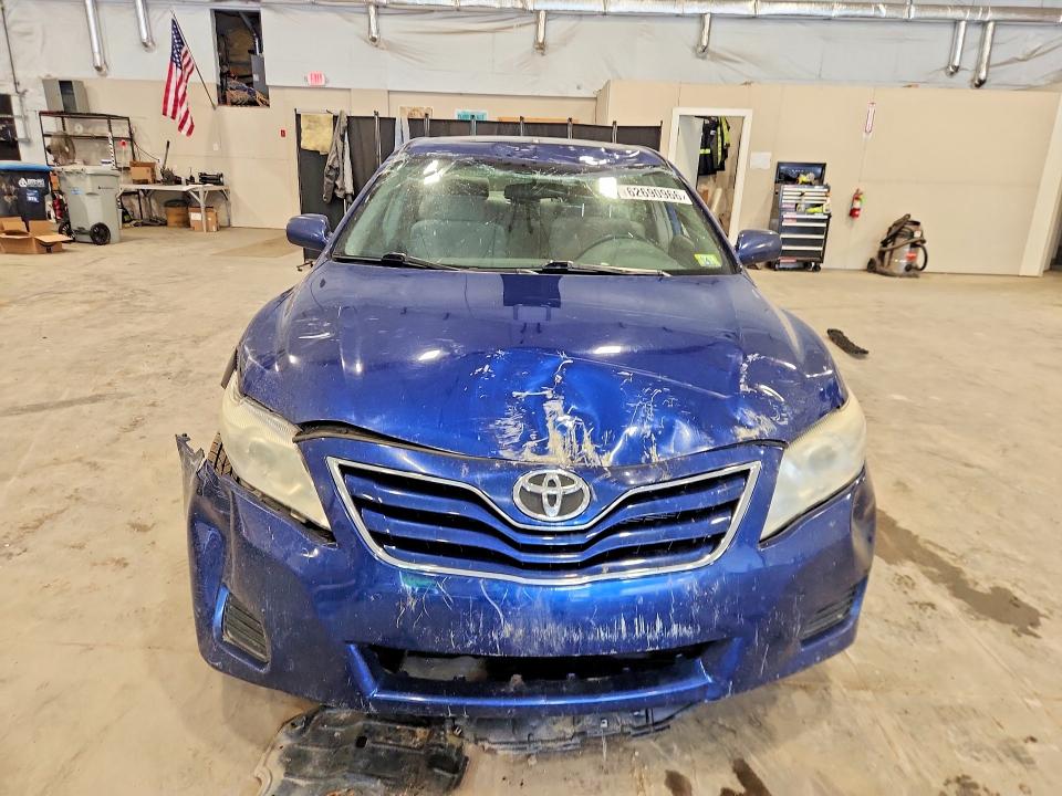 62690966 :رقم المزاد ، 4T4BF3EK9AR061118 vin ، 2010 Toyota Camry مزاد بيع