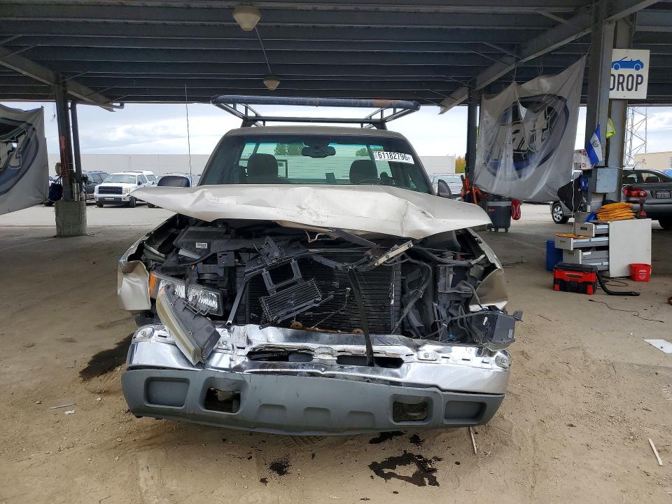 Продаж на аукціоні авто 2003 Chevrolet Silverado, vin: 1GCEC14T03Z258607, номер лоту: 61182796