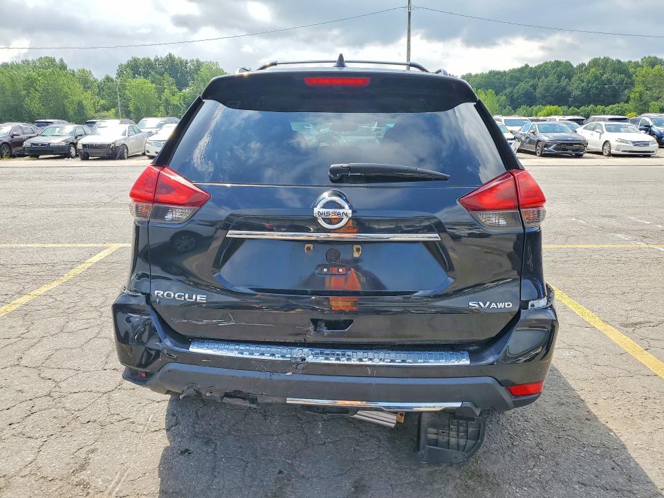 62600446 :رقم المزاد ، 5N1AT2MV4HC879232 vin ، 2017 Nissan Rogue مزاد بيع