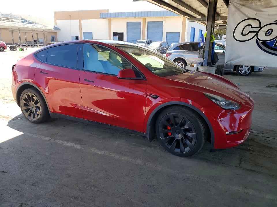 60760726 :رقم المزاد ، 5YJYGDEF7MF095893 vin ، 2021 Tesla Model Y مزاد بيع