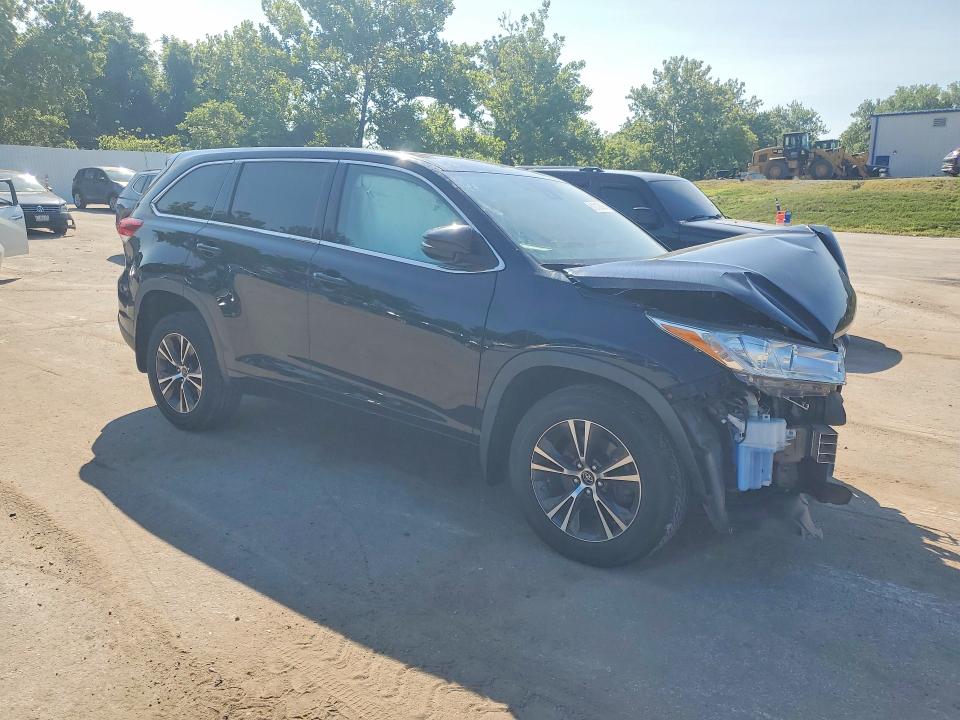2018 Toyota Highlander მანქანა იყიდება აუქციონზე, vin: 5TDZARFH6JS036487, აუქციონის ნომერი: 61212826