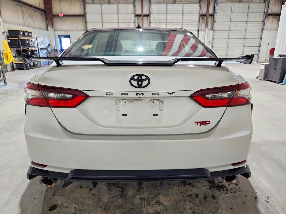60878756 :رقم المزاد ، 4T1KZ1AK9NU066076 vin ، 2022 Toyota Camry مزاد بيع