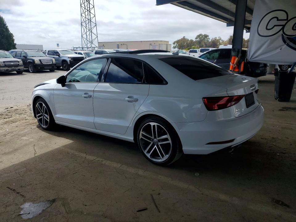 2017 Audi A3 მანქანა იყიდება აუქციონზე, vin: WAUB8GFF8H1043686, აუქციონის ნომერი: 59682936