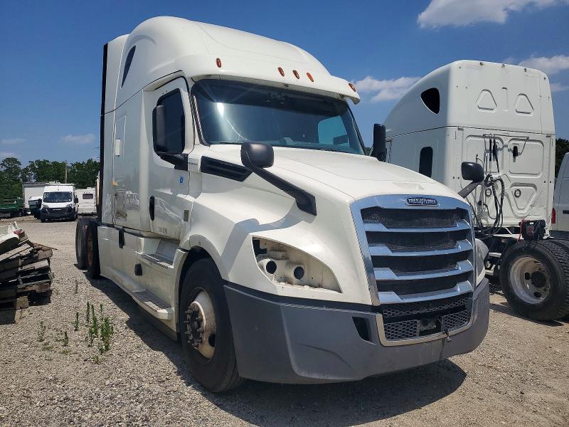 Auction sale of the 2018 Freightliner Cascadia 126, vin: 3AKJHHDR6JSJR1263, lot number: 59312556