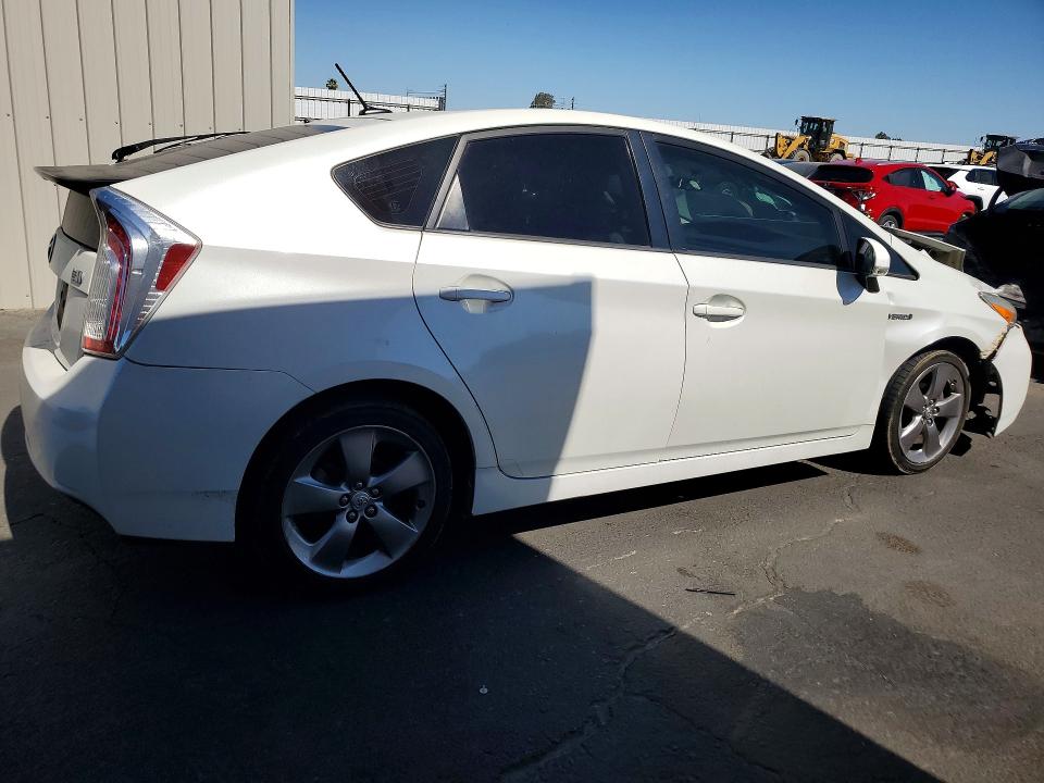 61648676 :رقم المزاد ، JTDKN3DU7F0416659 vin ، 2015 Toyota Prius مزاد بيع