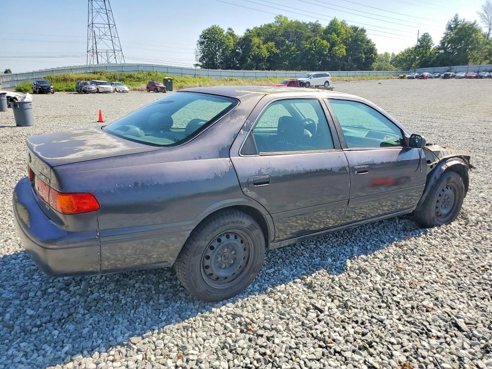 62422336 :رقم المزاد ، 4T1BF28K8YU934755 vin ، 2000 Toyota Camry مزاد بيع