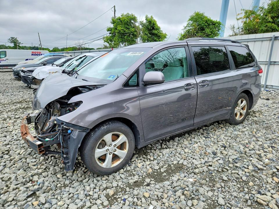 59586736 :رقم المزاد ، 5TDKK3DC8CS193072 vin ، 2012 Toyota Sienna مزاد بيع