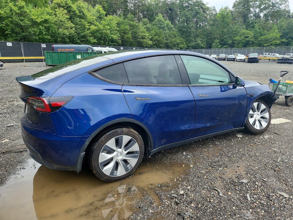 60111676 :رقم المزاد ، 5YJYGDEE3MF303680 vin ، 2021 Tesla Model Y مزاد بيع