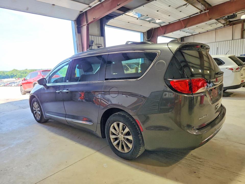 Продажа на аукционе авто 2017 Chrysler Pacifica, vin: 2C4RC1BGXHR644945, номер лота: 59657236