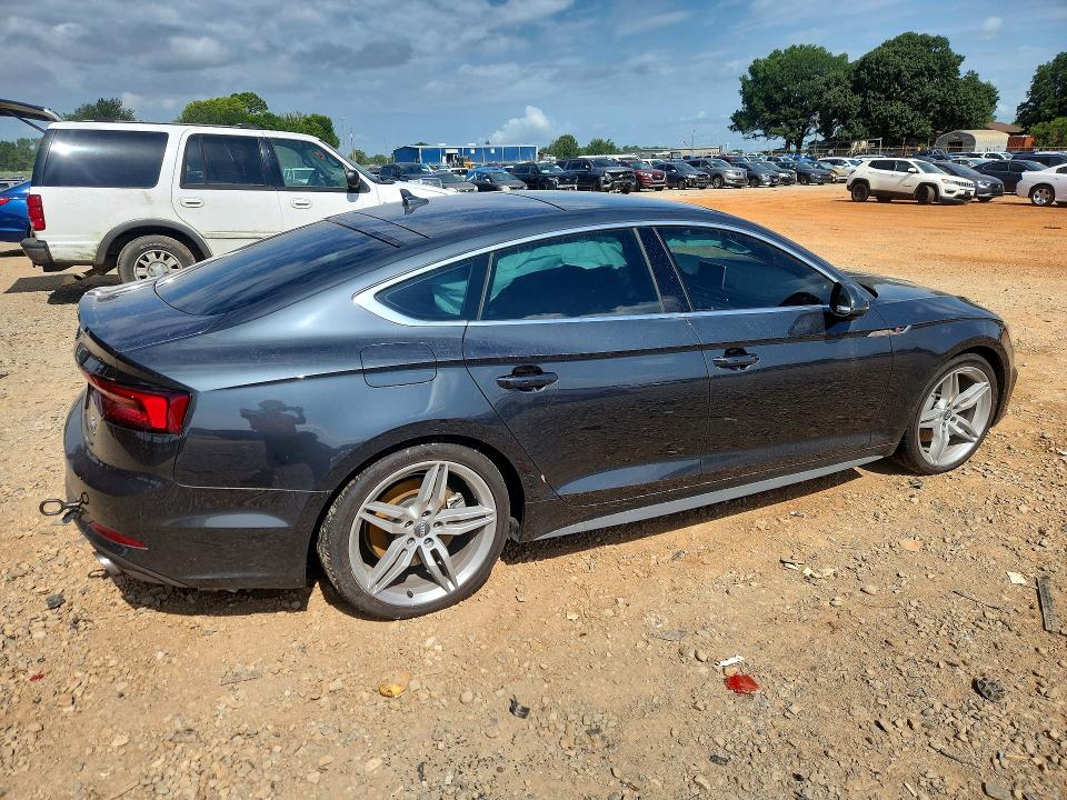 62033996 :رقم المزاد ، WAUFNCF53JA047757 vin ، 2018 Audi A5 مزاد بيع