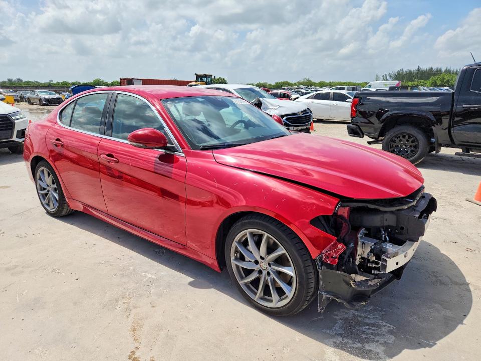 Продажа на аукционе авто 2017 Alfa Romeo Giulia, vin: ZARFAEBN4H7551571, номер лота: 61840056