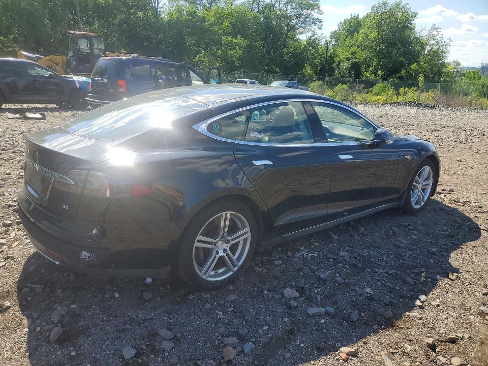 60146076 :رقم المزاد ، 5YJSA1CN1DFP12575 vin ، 2013 Tesla Model S مزاد بيع
