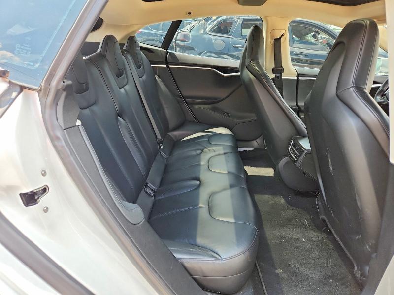 62143706 :رقم المزاد ، 5YJSA1H16EFP36359 vin ، 2014 Tesla Model S مزاد بيع