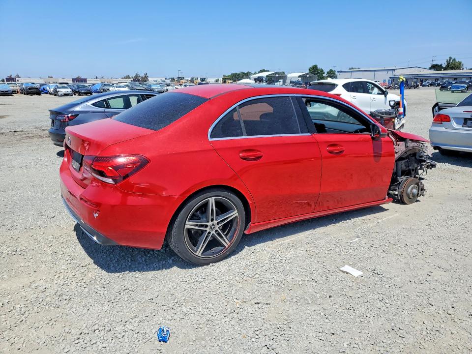 63114166 :رقم المزاد ، WDD3G4EB0KW026243 vin ، 2019 Mercedes-benz A مزاد بيع
