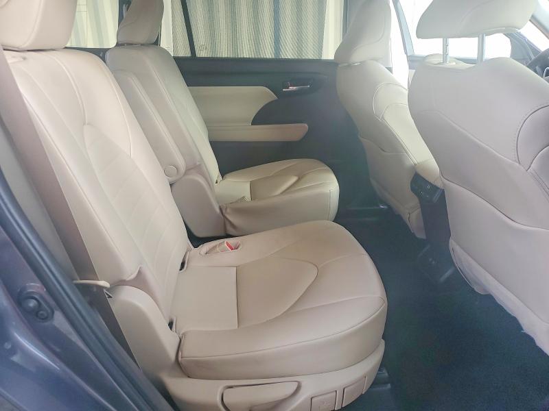 61197346 :رقم المزاد ، 5TDGZRAH0MS051353 vin ، 2021 Toyota Highlander مزاد بيع