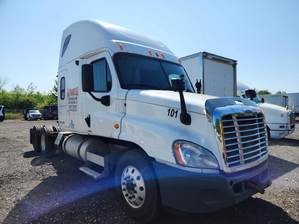 Продаж на аукціоні авто 2009 Freightliner Cascadia, vin: 1FUJGLCK89LAL0045, номер лоту: 61875836
